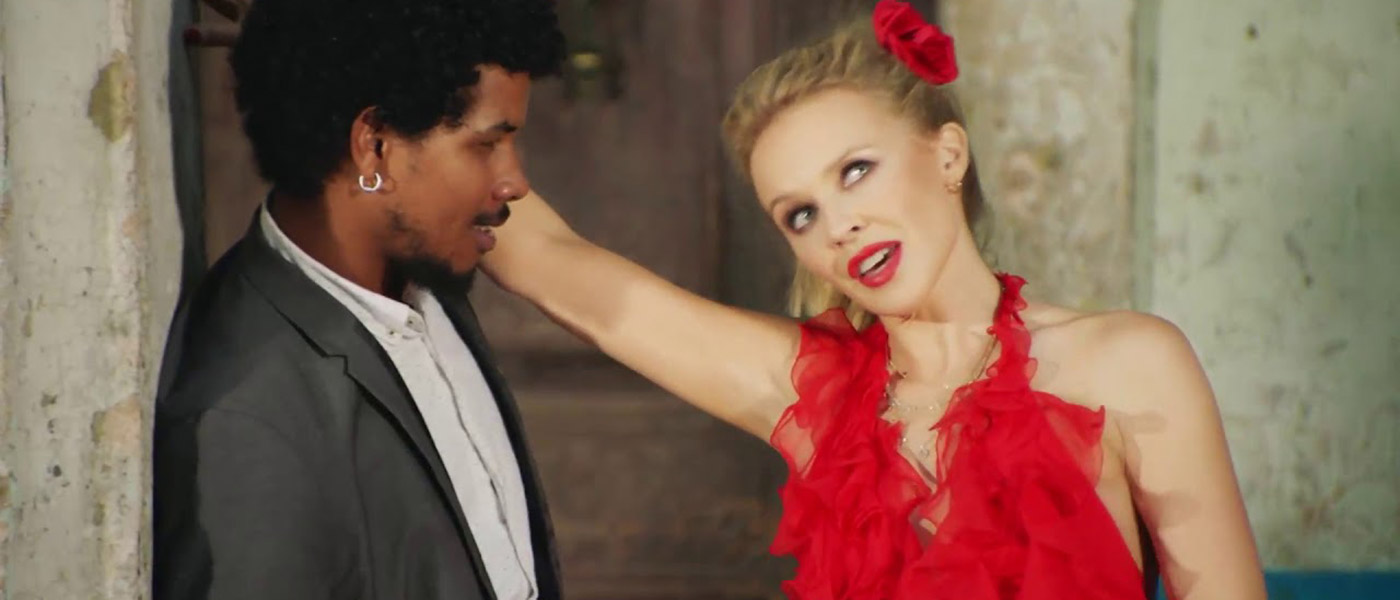 "Stop Me From Falling" de Kylie Minogue y Gente de Zona