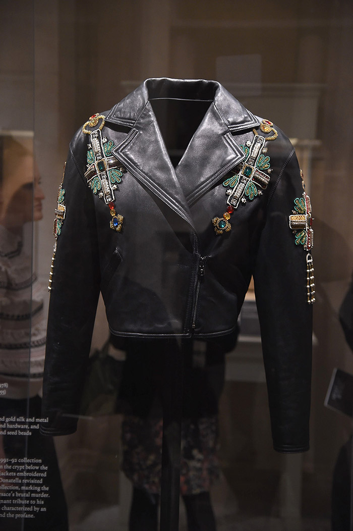 Heavenly Bodies: Fashion and the Catholic Imagination