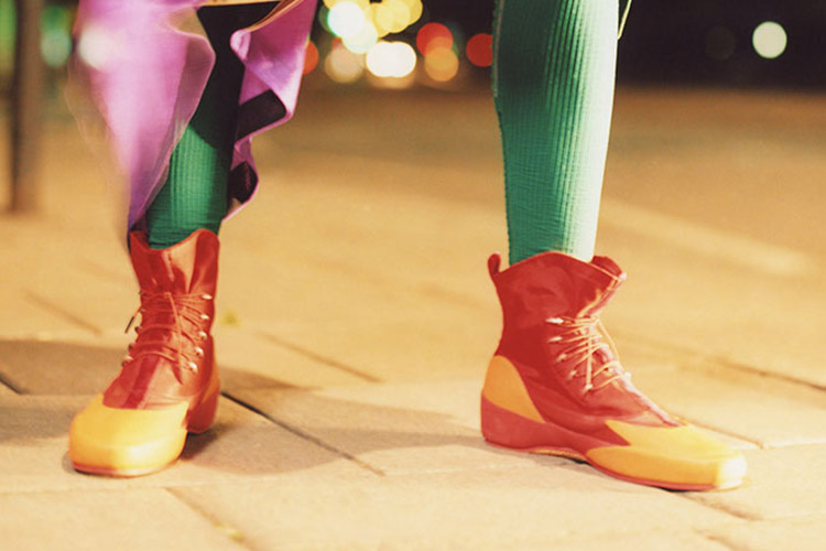 Kostadinov vuelve a Camper crear dos (futuristas) zapatos mujer - fantasticmag